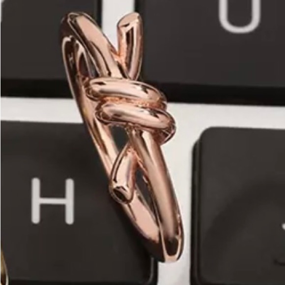 COPY T & C Knot Ring - Picture 2 of 9